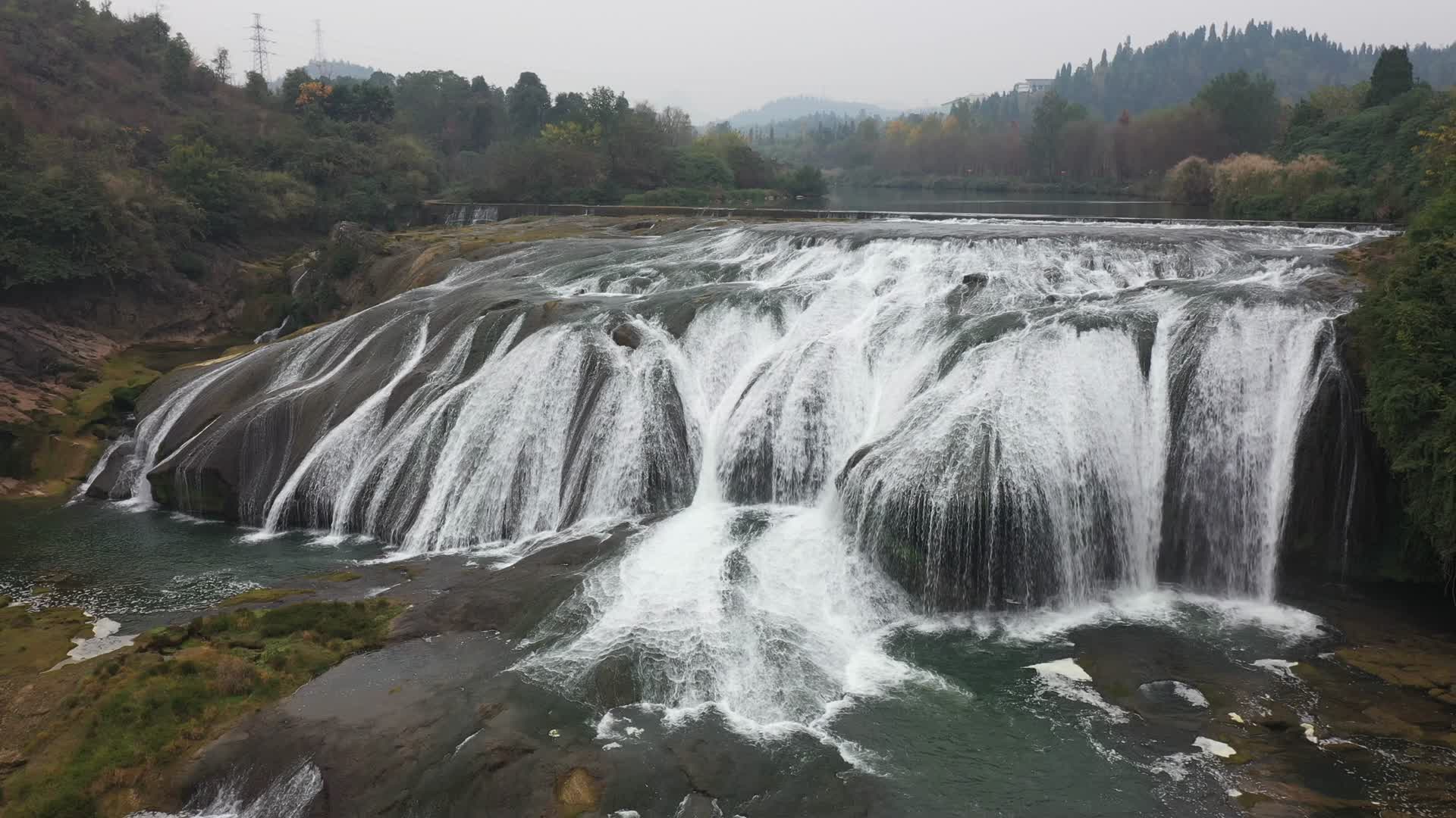 黄果树瀑布陡坡塘大瀑布航拍4k视频的预览图