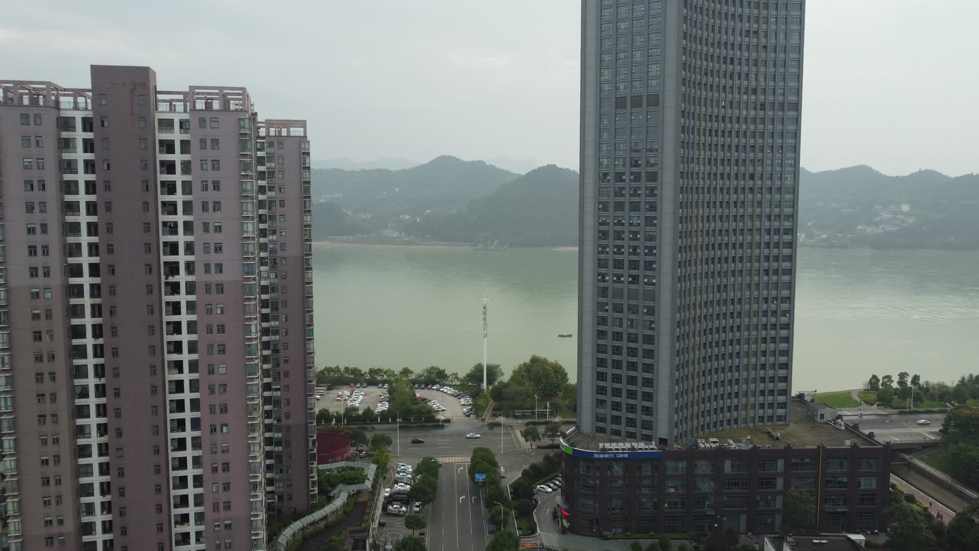 武汉宜昌对江建筑航拍视频的预览图