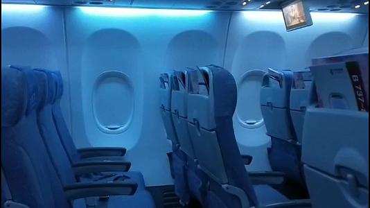 飞机客舱无人乘坐飞行中的飞机视频的预览图