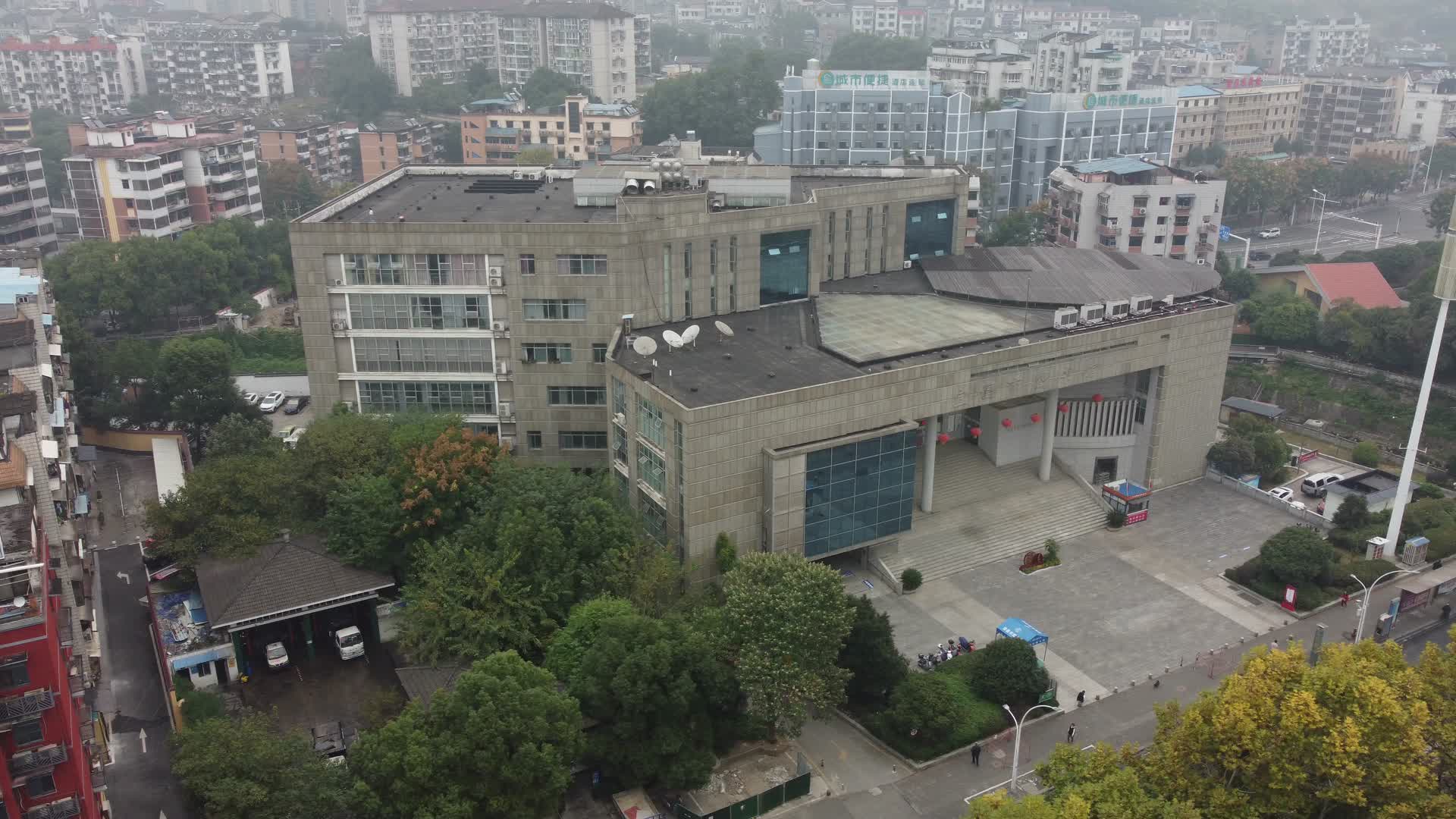 宜昌城市道路建筑航拍视频的预览图