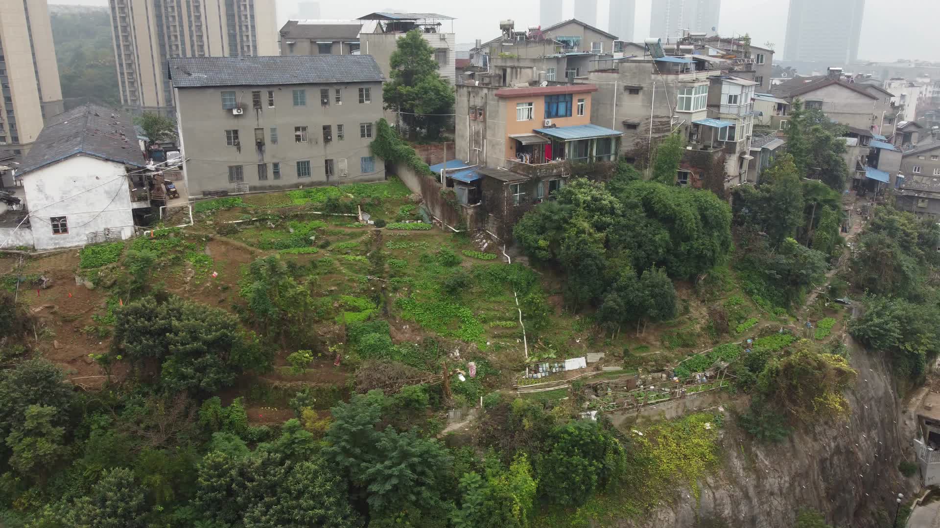 宜昌城市道路老旧建筑航拍视频的预览图
