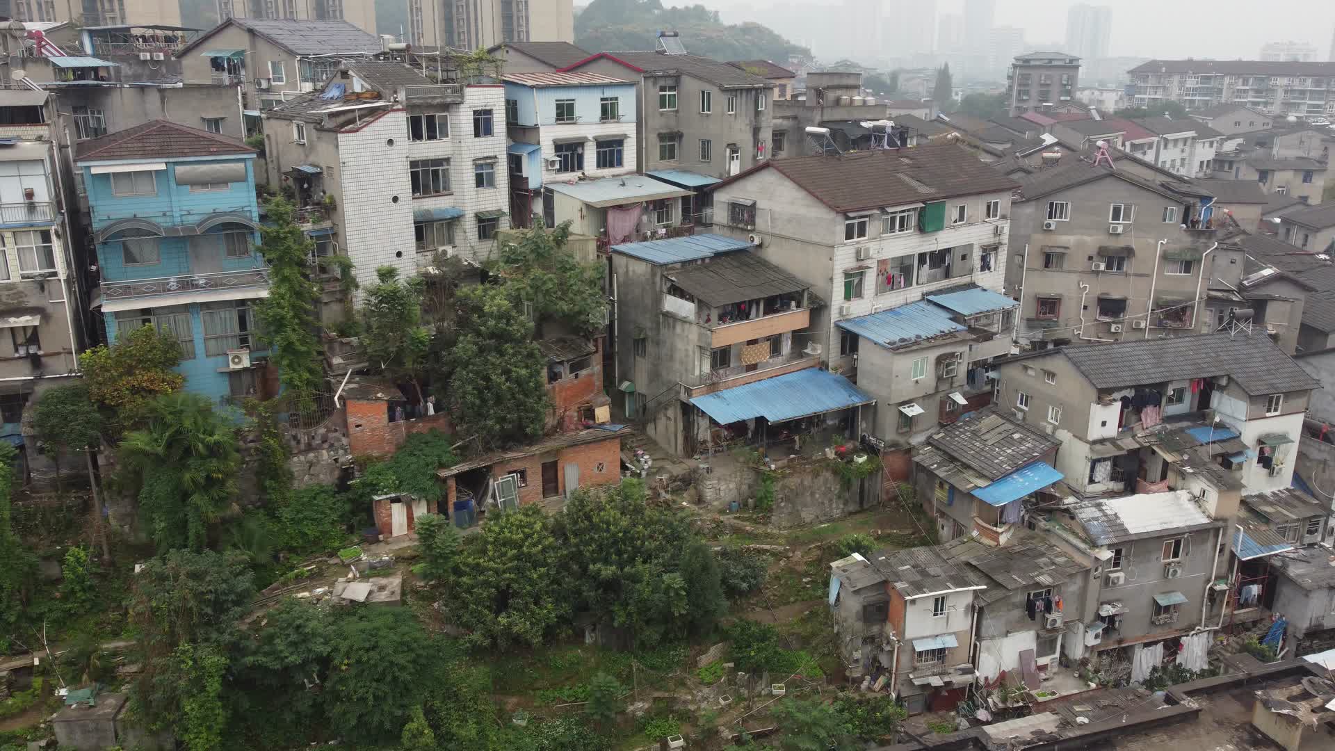 宜昌城市道路老旧建筑航拍视频的预览图
