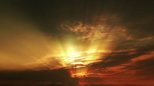 黄昏唯美的光线透过云层视频的预览图