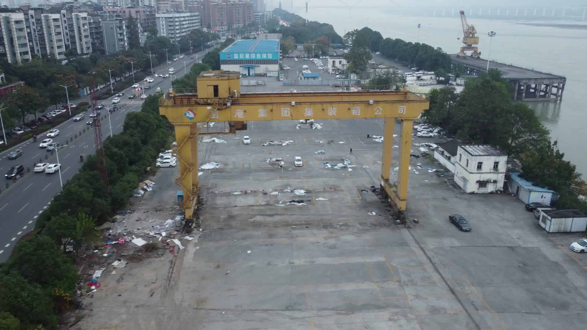 宜昌城市道路建筑工地航拍视频的预览图