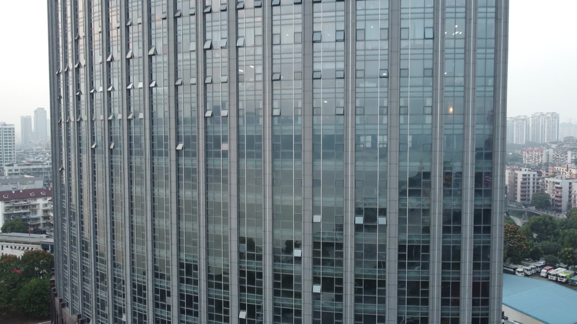 宜昌城市道路大厦航拍视频的预览图