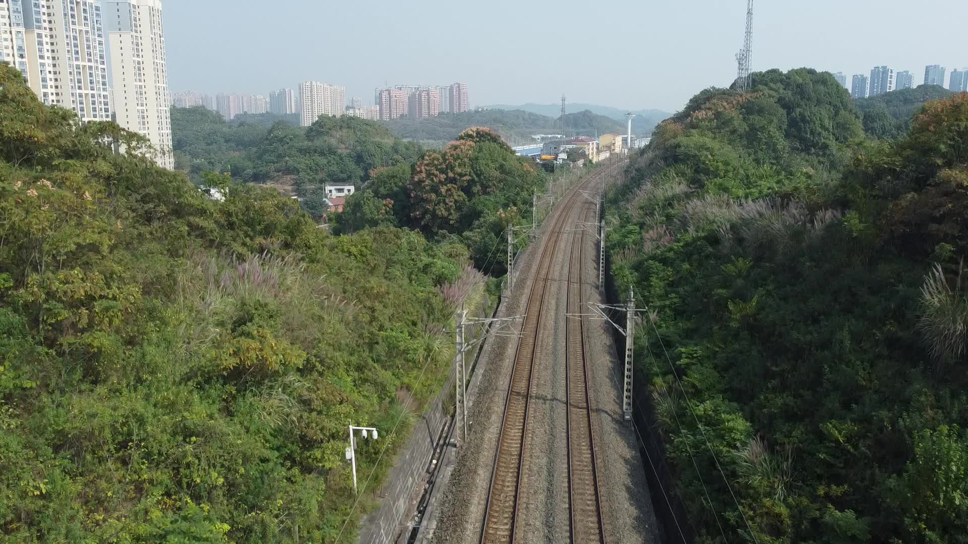 4k宜昌铁路交通航拍视频的预览图