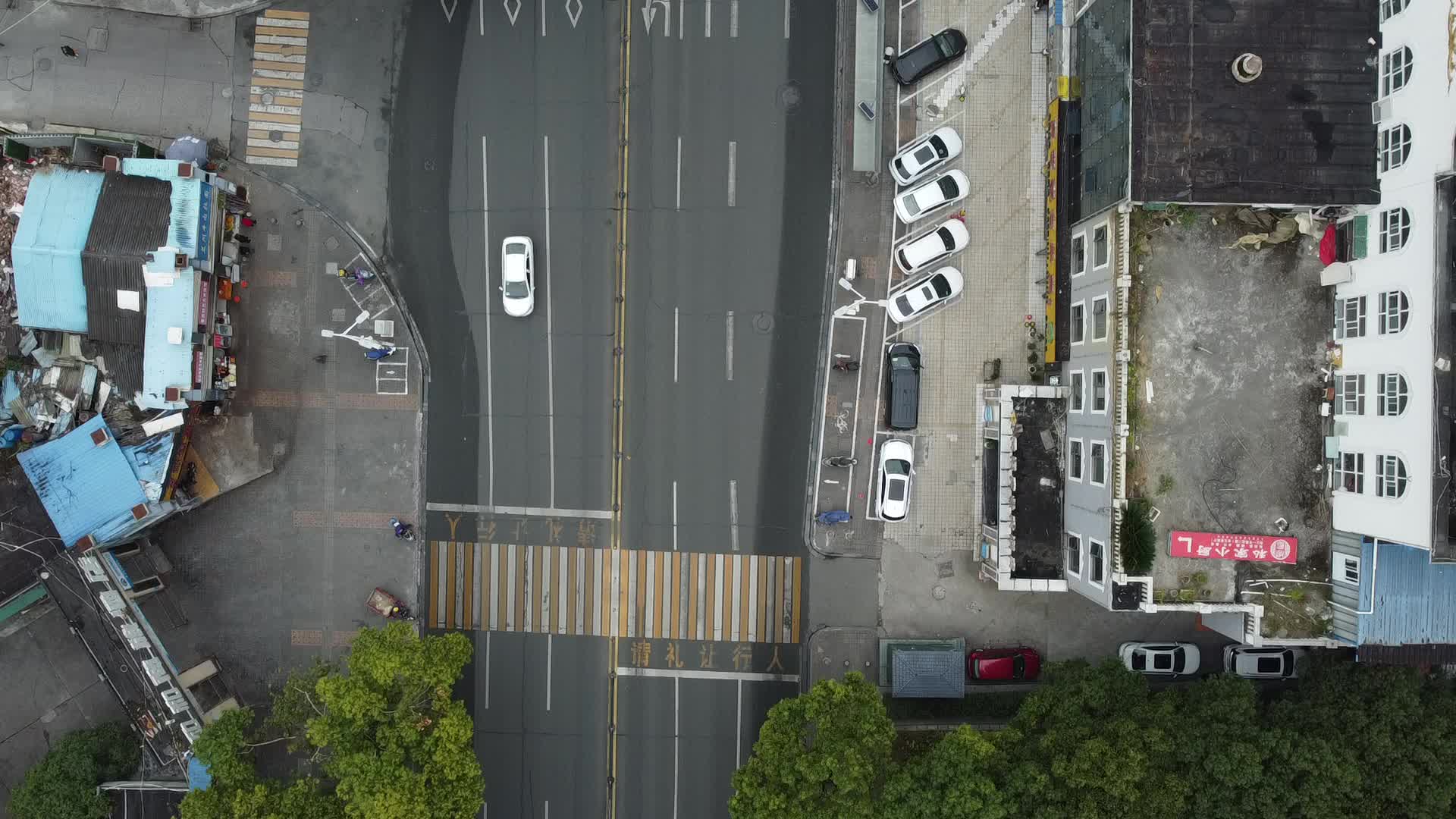 4k湖北宜昌城市道路交通航拍视频的预览图