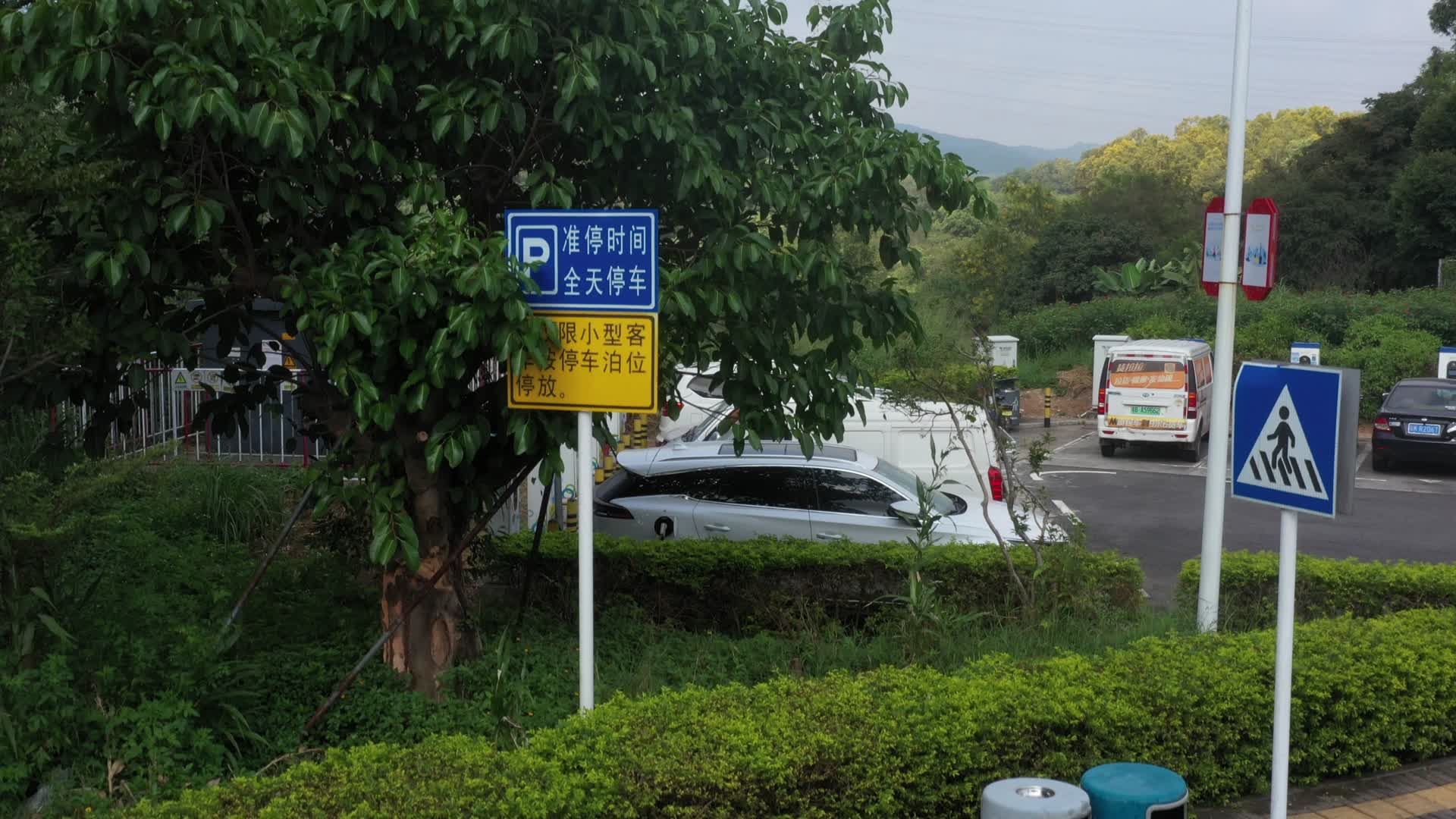 深圳停车场实拍视频视频的预览图