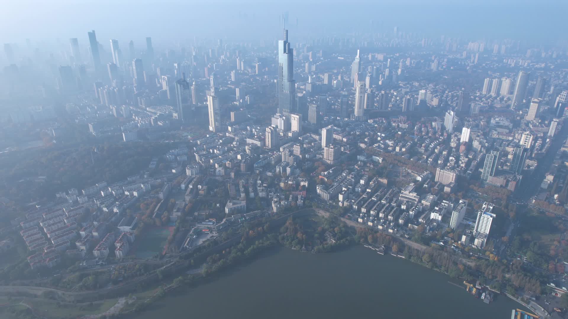 4K延时早晨的南京紫峰城市视频的预览图
