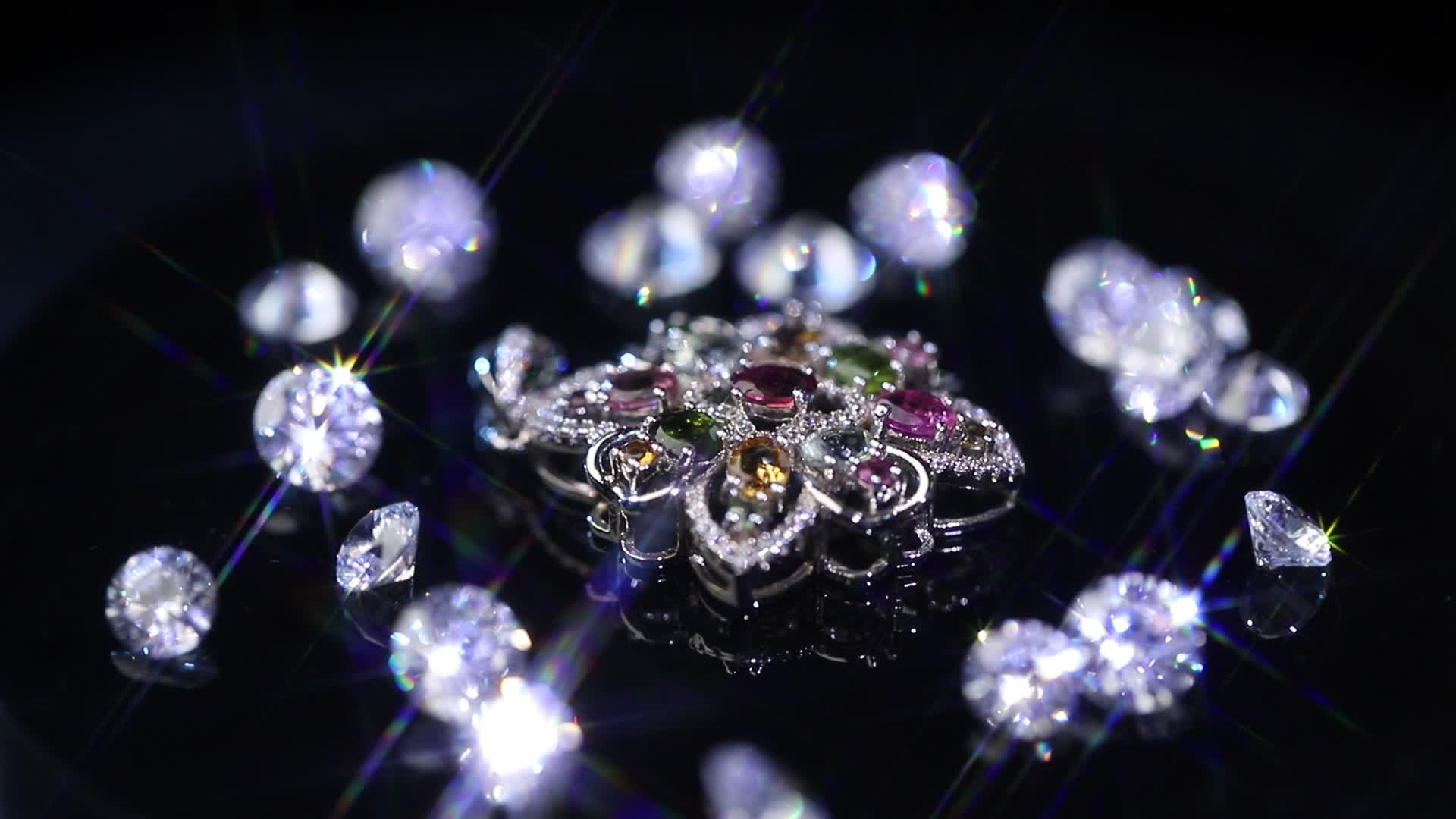 彩色宝石项链视频的预览图