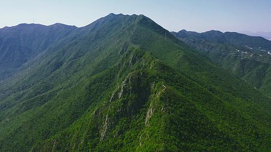深圳市青山峻岭石山高山自然景点4K航拍视频视频的预览图