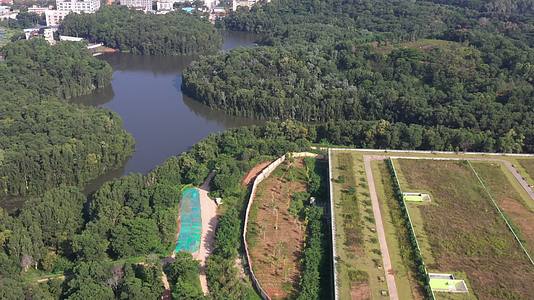深圳龙华休闲公园绿地航拍视频的预览图