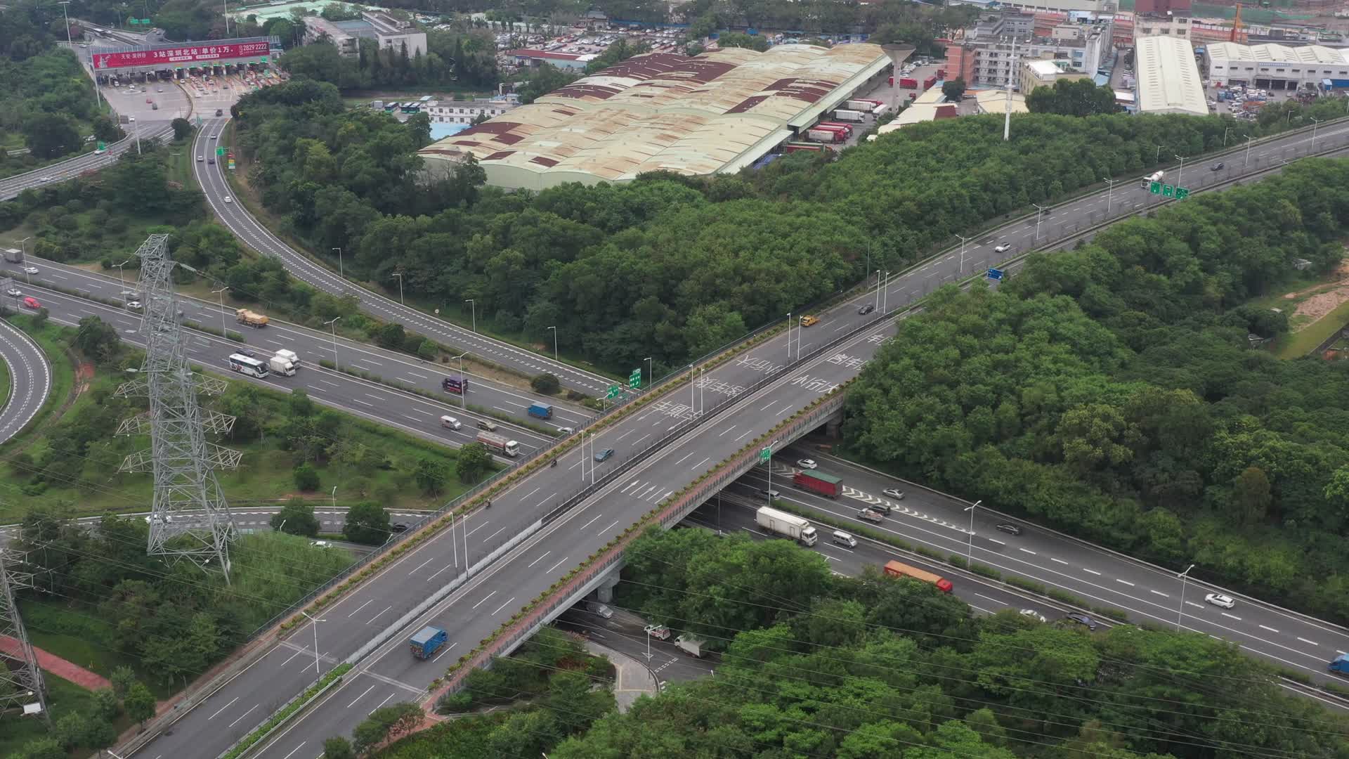 深圳龙华高架路航拍视频的预览图