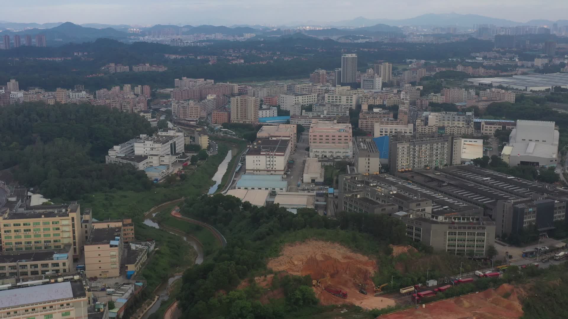 深圳龙华乡镇居住区航拍视频的预览图