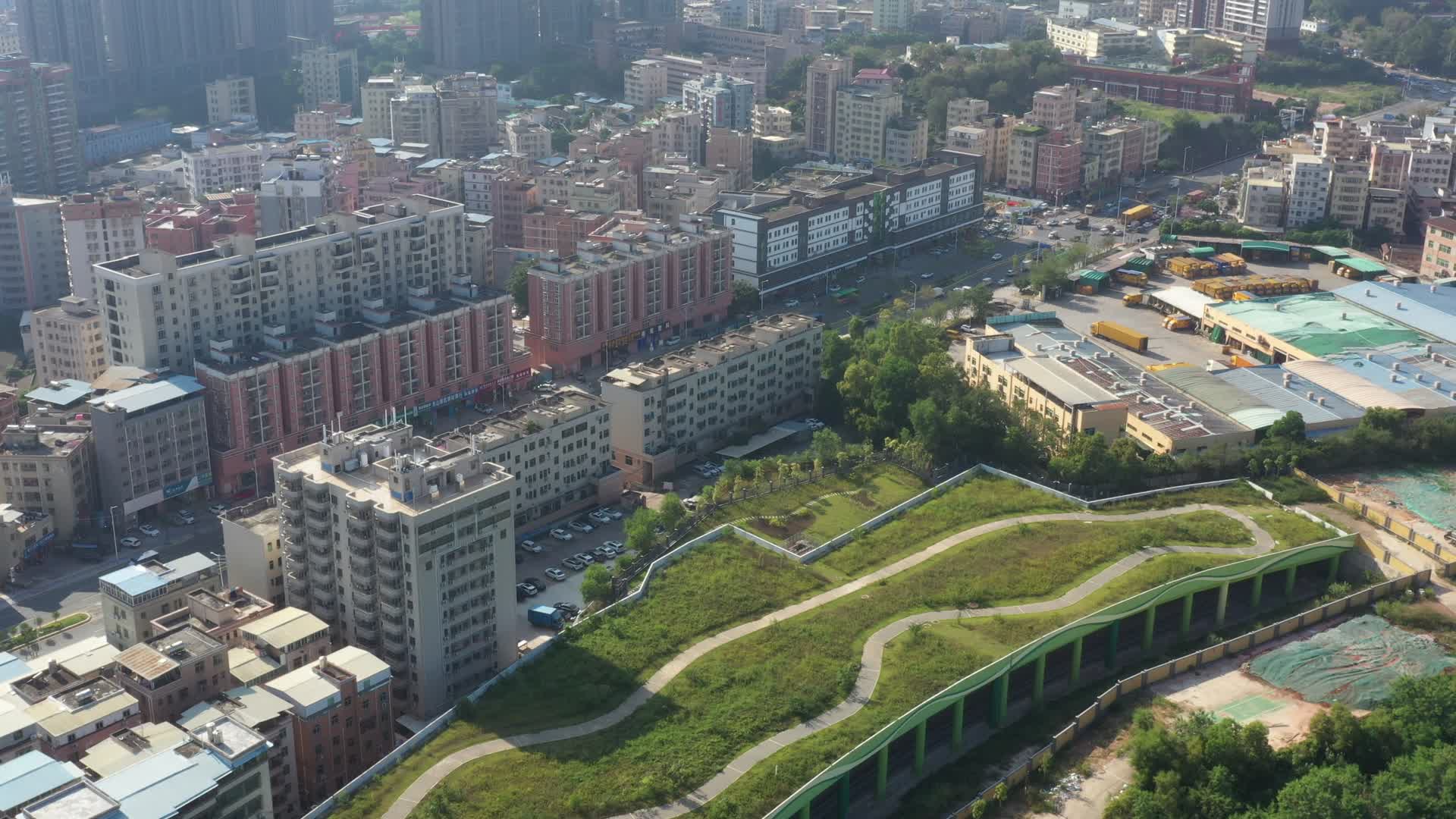 深圳龙华居住区高角度航拍视频的预览图