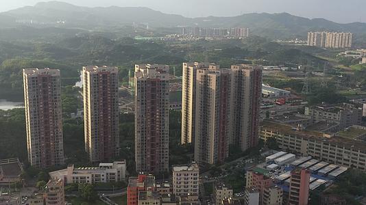 深圳龙华楼房高角度航拍视频的预览图