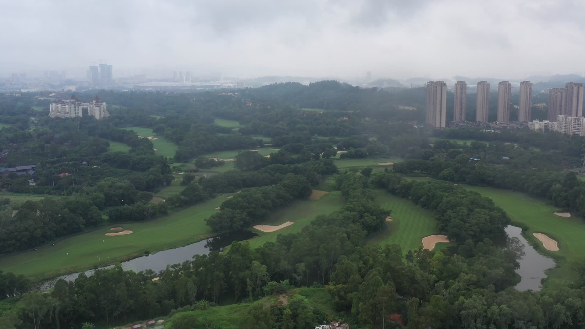 深圳龙华绿地航拍视频的预览图