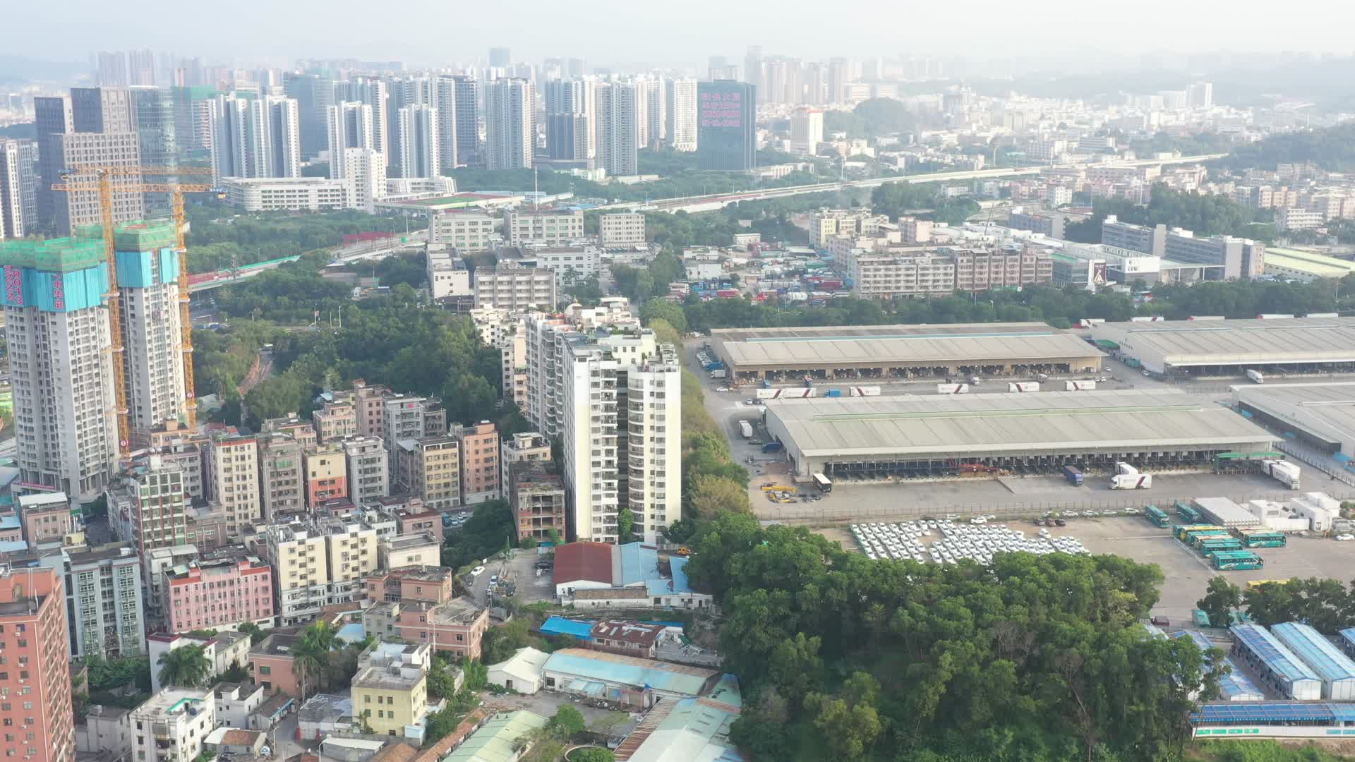 深圳龙华建筑大厦楼房航拍视频的预览图