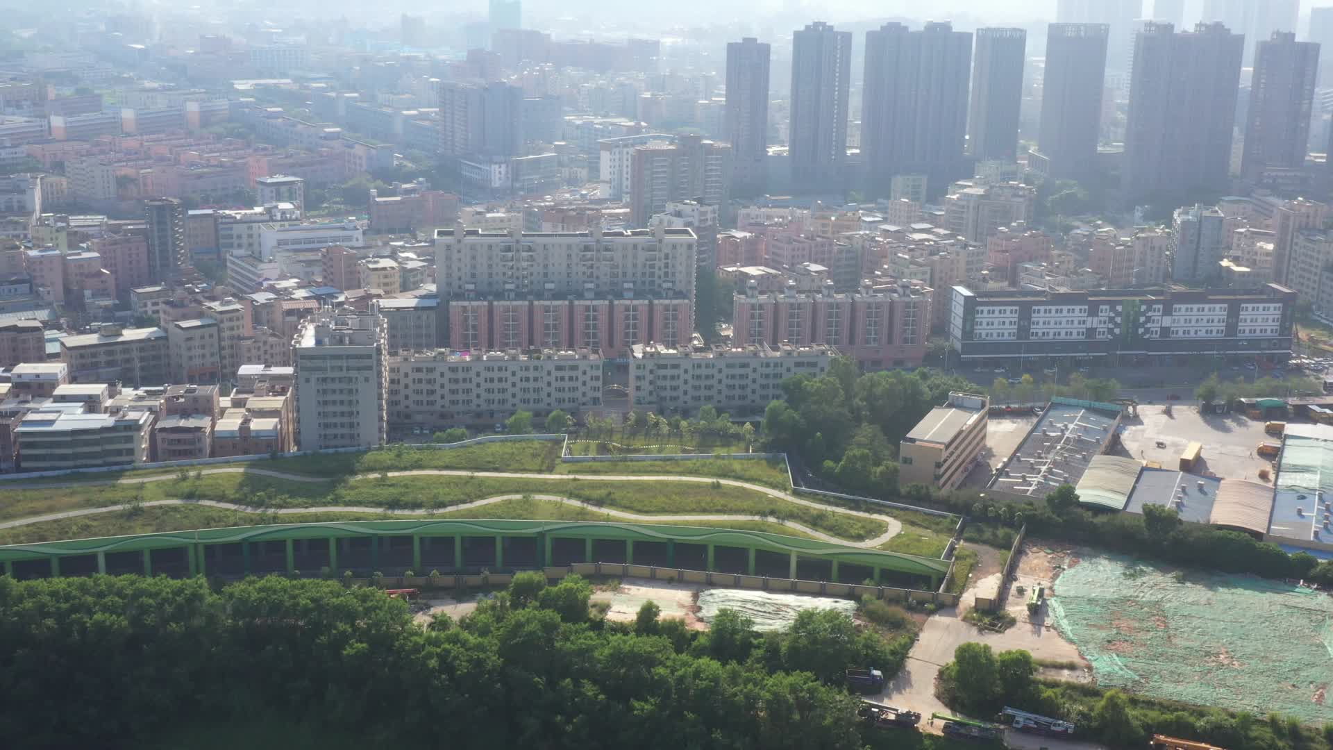 深圳龙华高角度建筑航拍视频的预览图