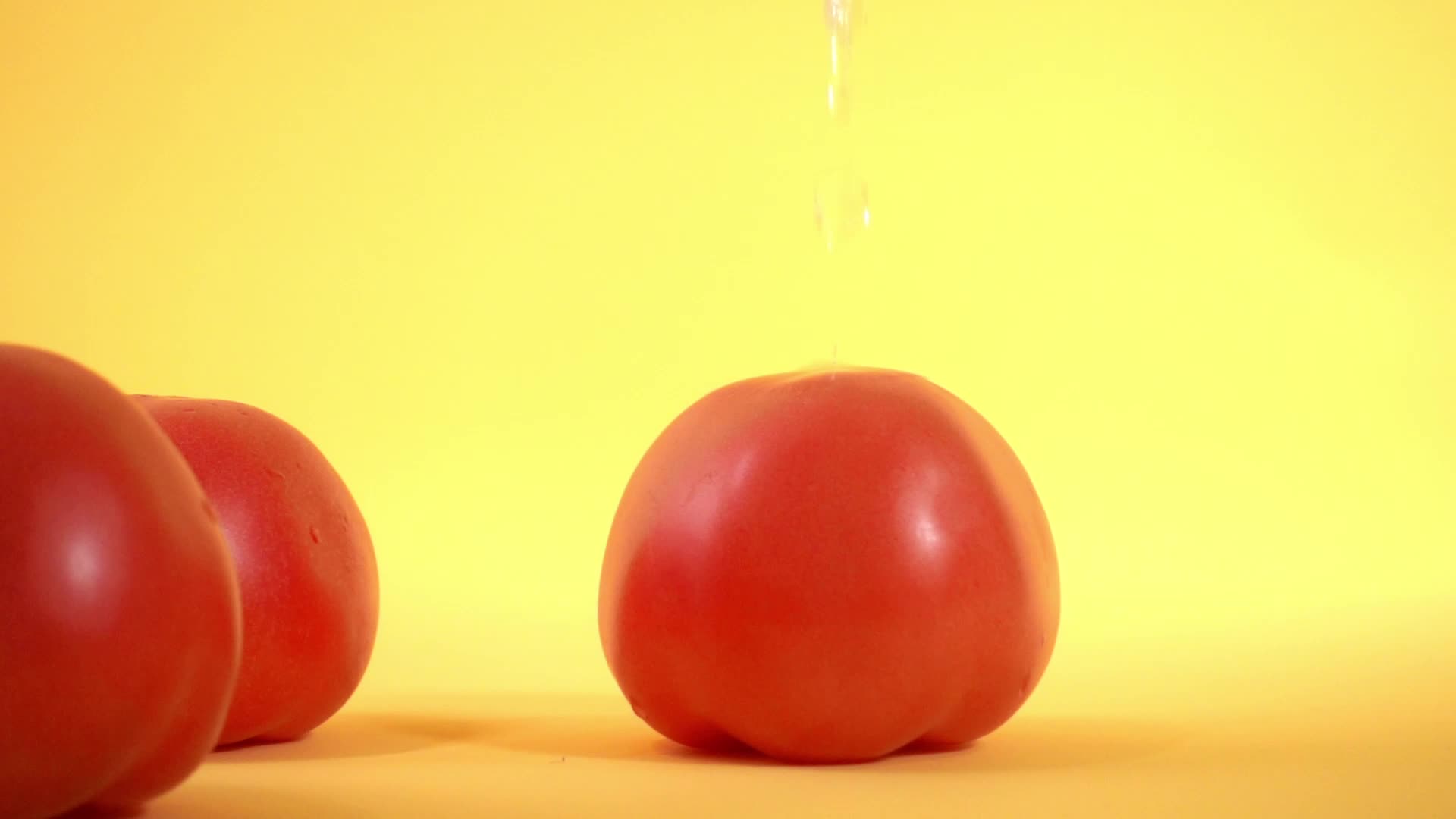 升格西红柿腰果腰果仁干果坚果实拍视频视频的预览图