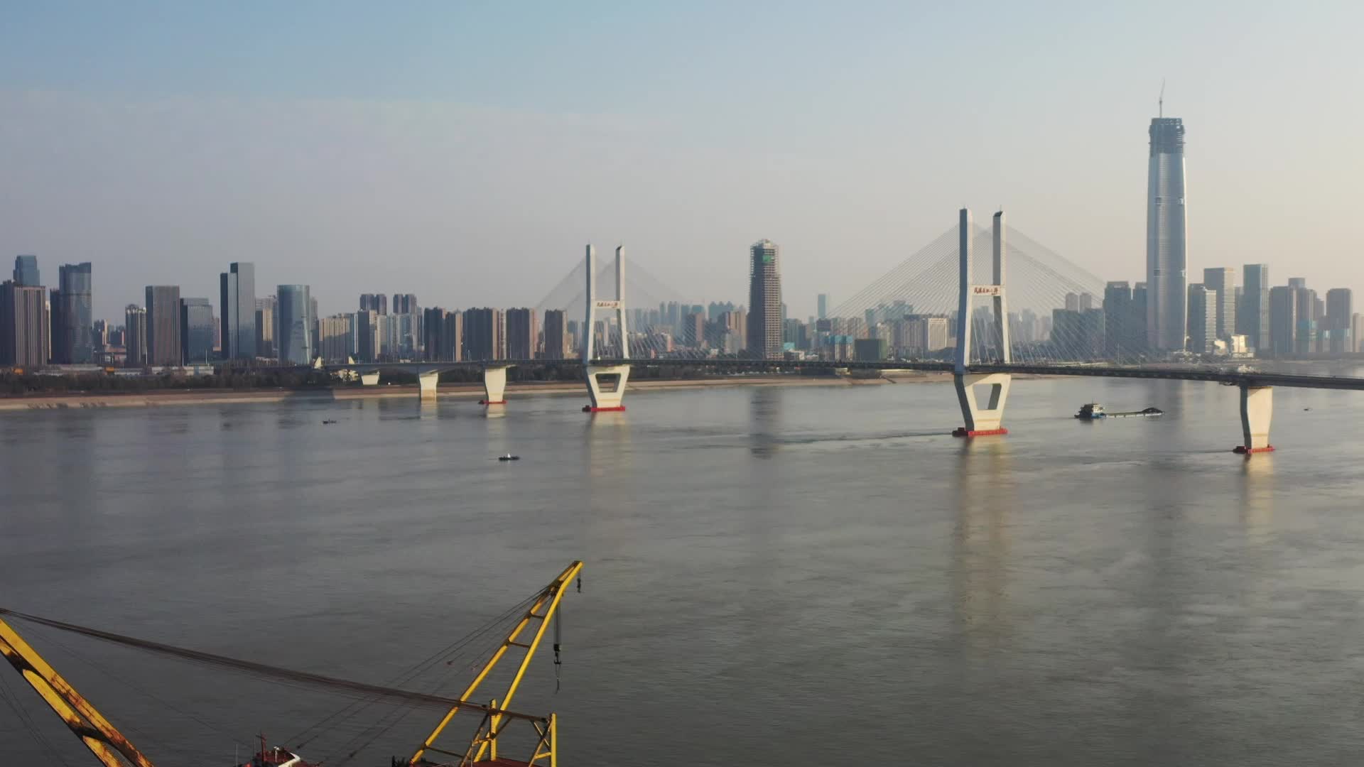 武汉滨江苑码头航拍视频的预览图