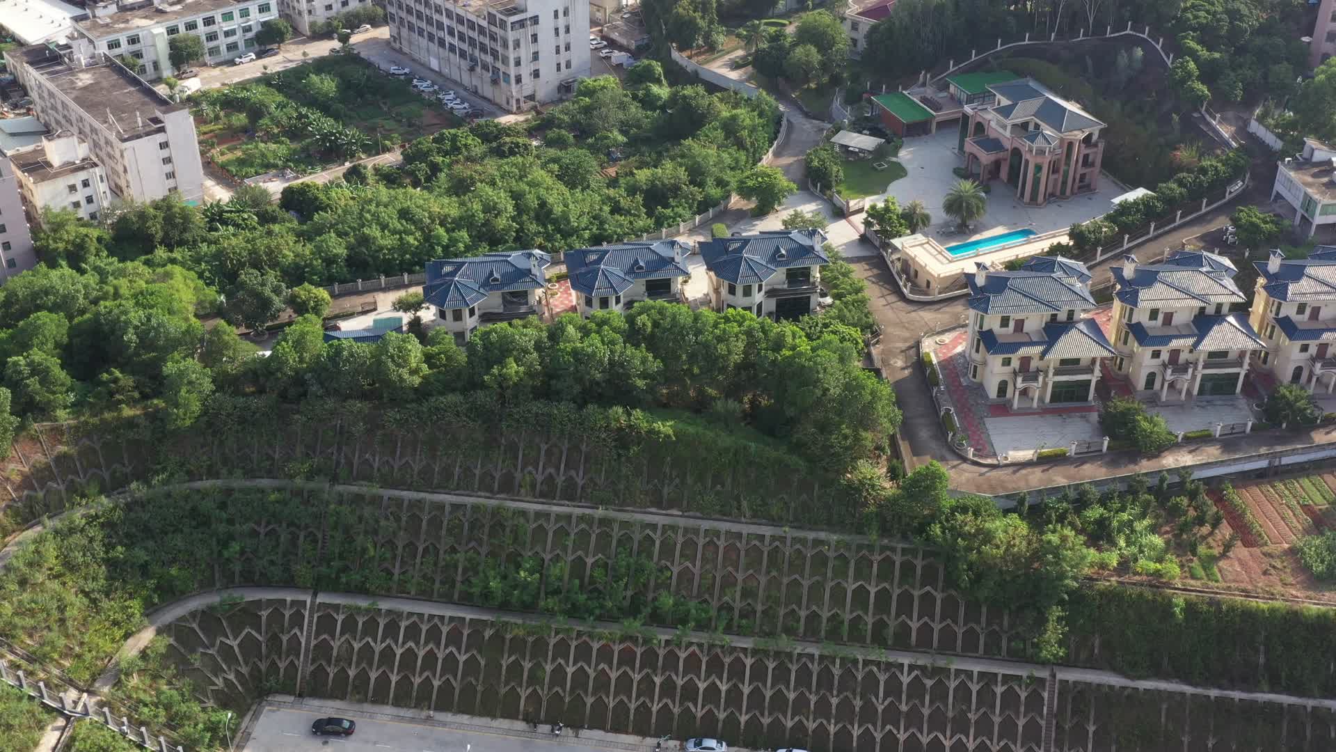 深圳龙华建筑绿地楼房航拍视频的预览图