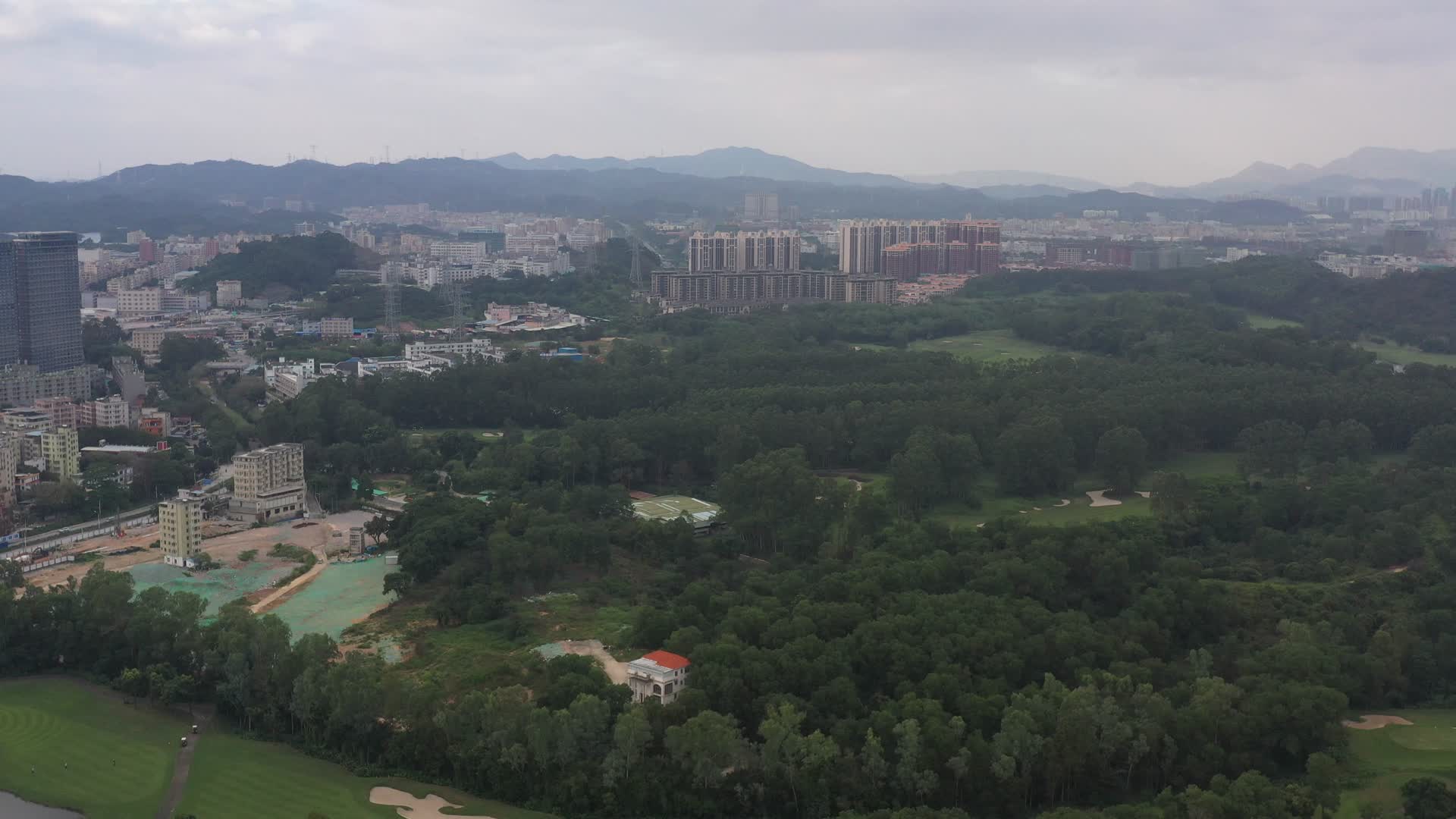 深圳龙华建筑楼房大厦航拍视频的预览图