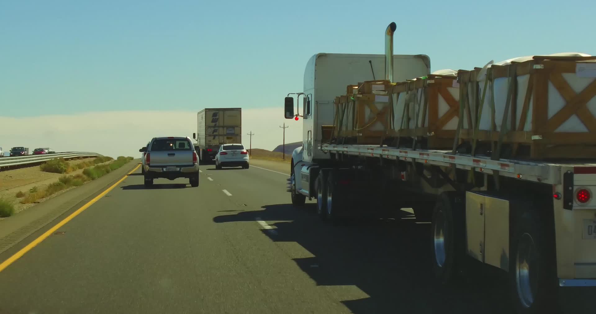 美国高速公路加州行车记录仪实拍4K视频的预览图
