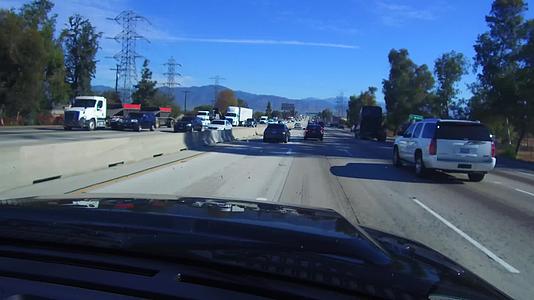 高速公路美国加州实拍行车记录仪4K视频的预览图