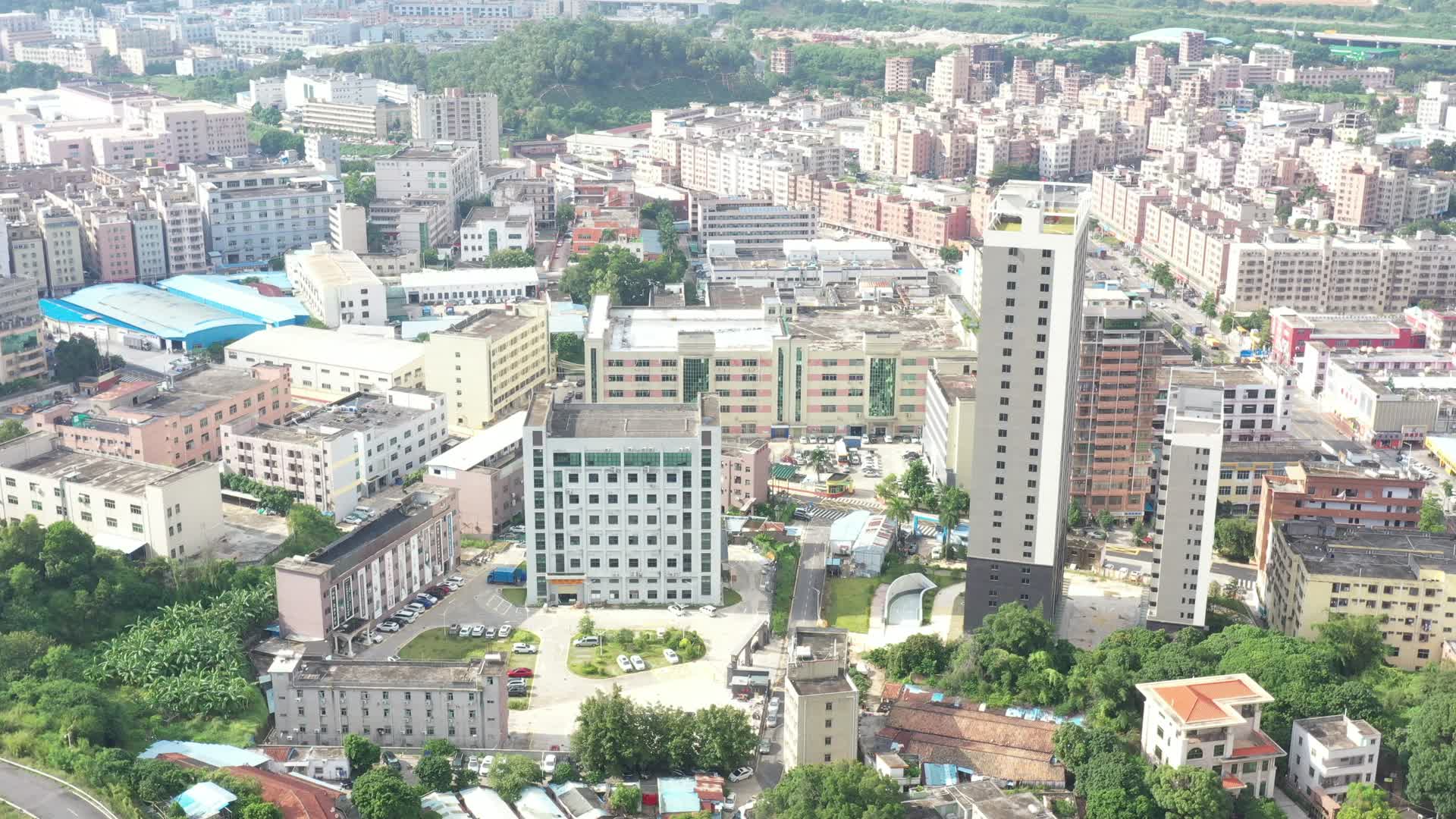 深圳龙华建筑楼房大厦航拍视频的预览图