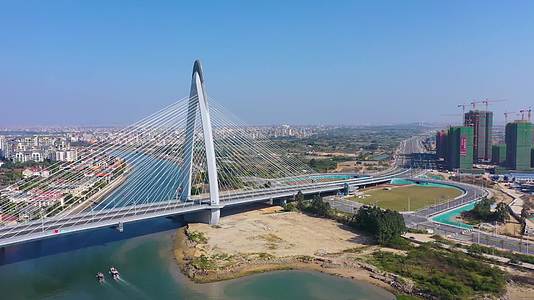 大桥吊桥运输汕头中阳大道4K视频的预览图