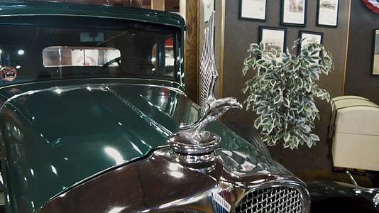 庞蒂亚克老爷车美国66号公路汽车博物馆视频的预览图