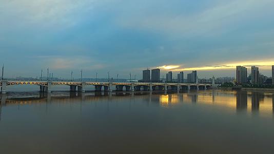 牡丹江市牡丹江大桥航拍视频的预览图