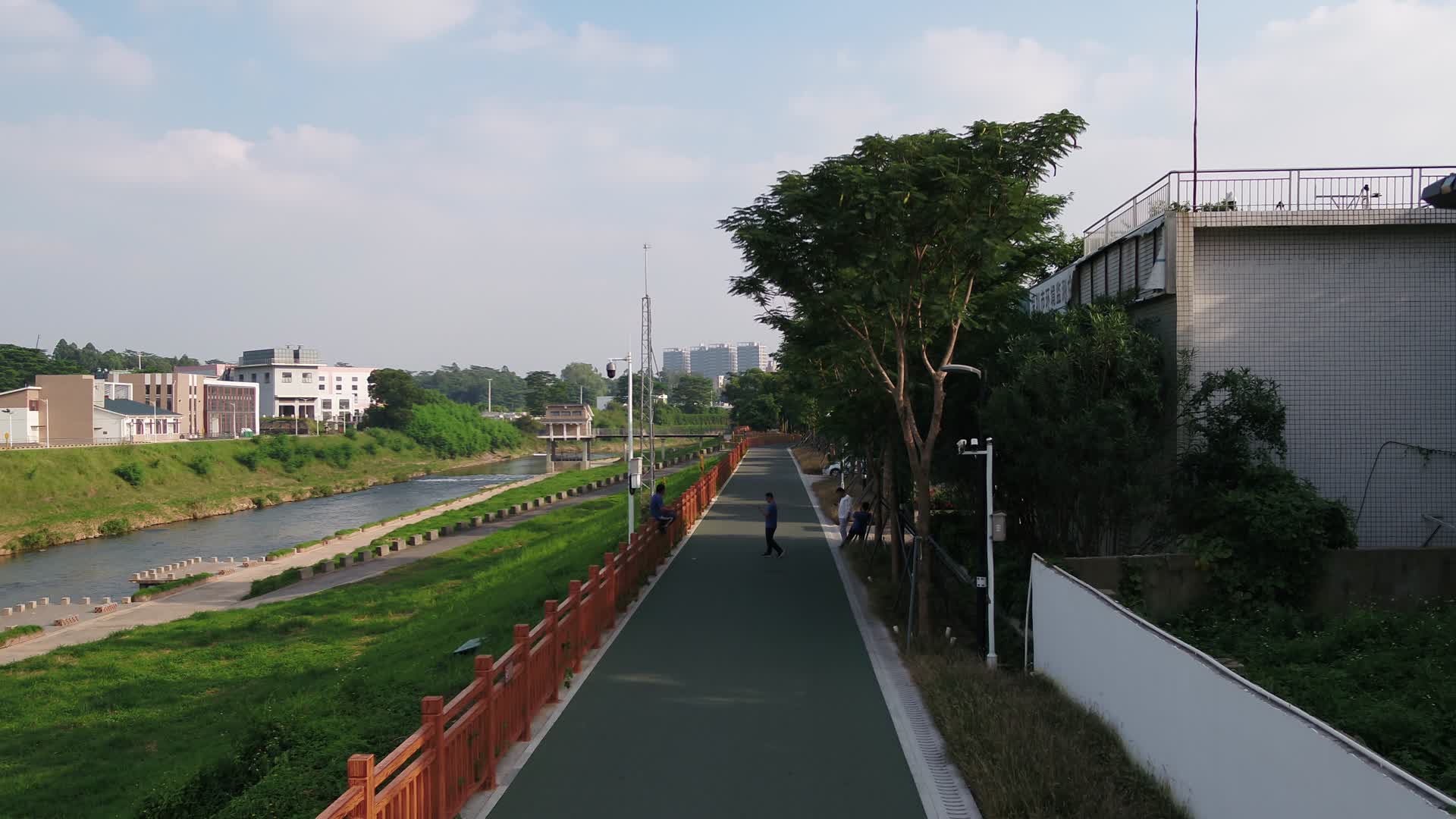深圳龙华郊外道路航拍视频的预览图