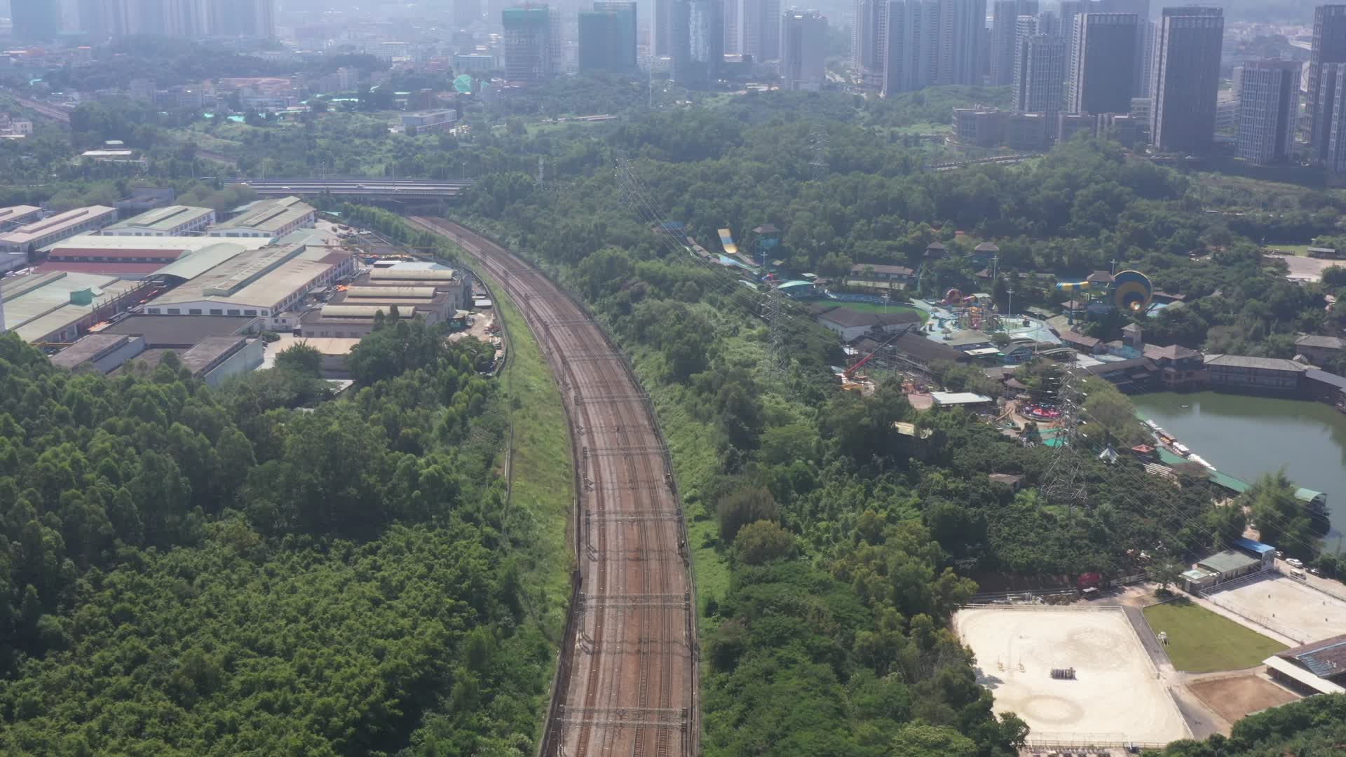 深圳龙华建筑绿地交通航拍视频的预览图