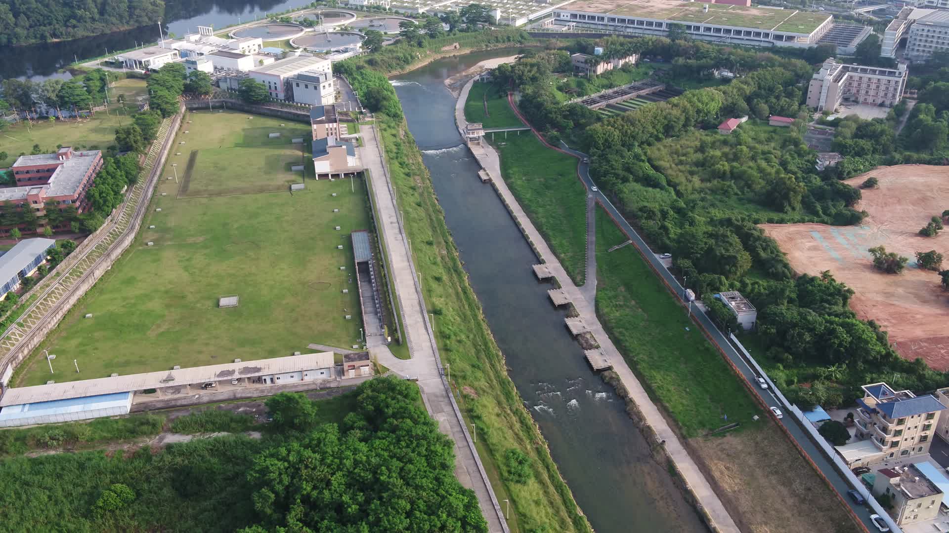 深圳龙华郊外绿地施工航拍视频的预览图