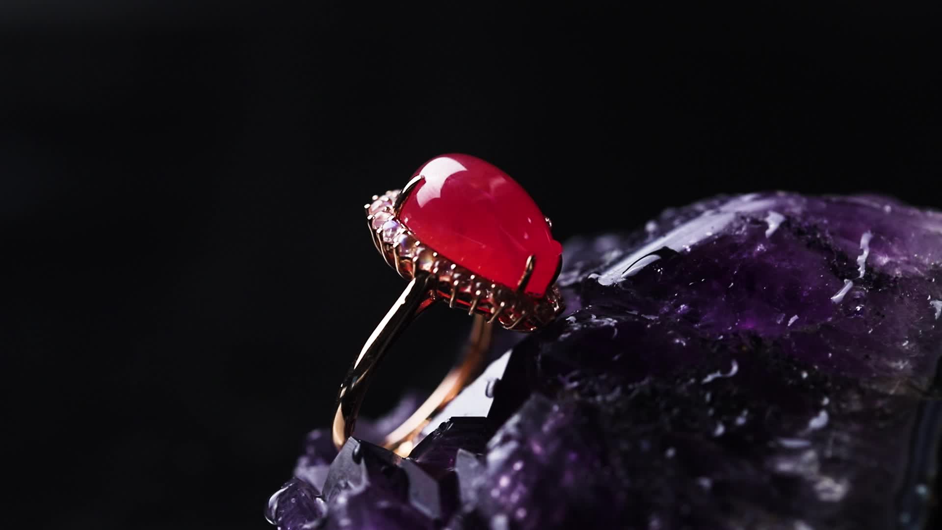 红宝石戒指视频的预览图