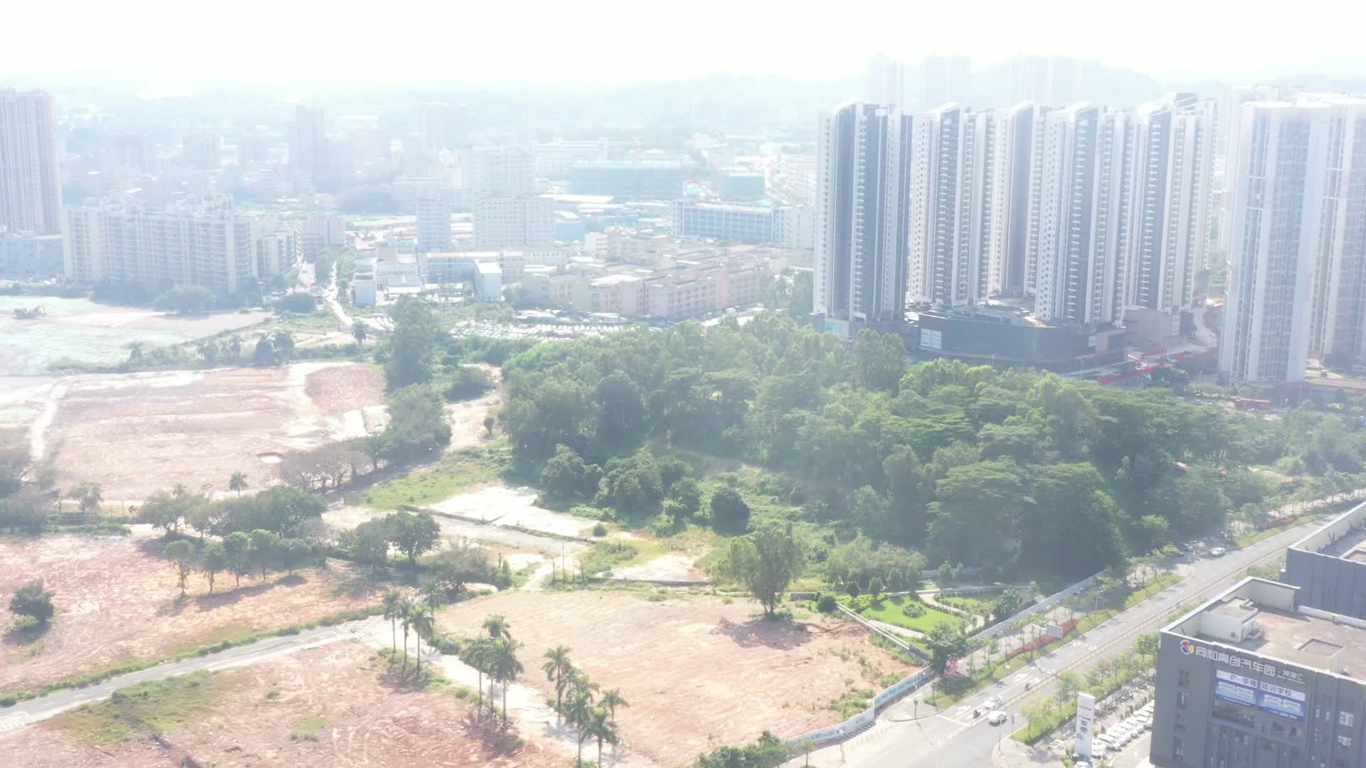 深圳龙华建筑工地楼房大厦航拍视频的预览图
