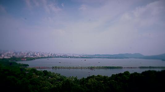 杭州西湖白堤断桥苏堤延时航拍4K视频的预览图