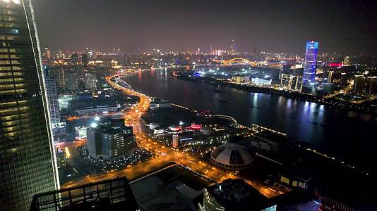 航拍上海黄浦江西岸夜景视频的预览图