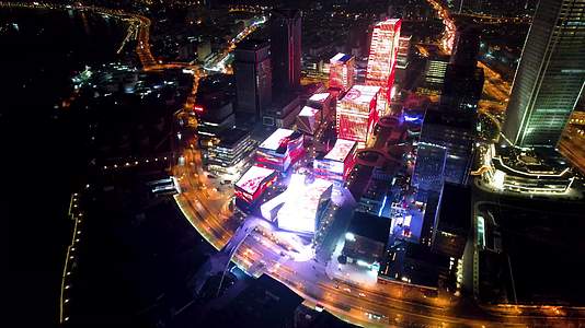 春节高层建筑上的节日灯光秀视频的预览图