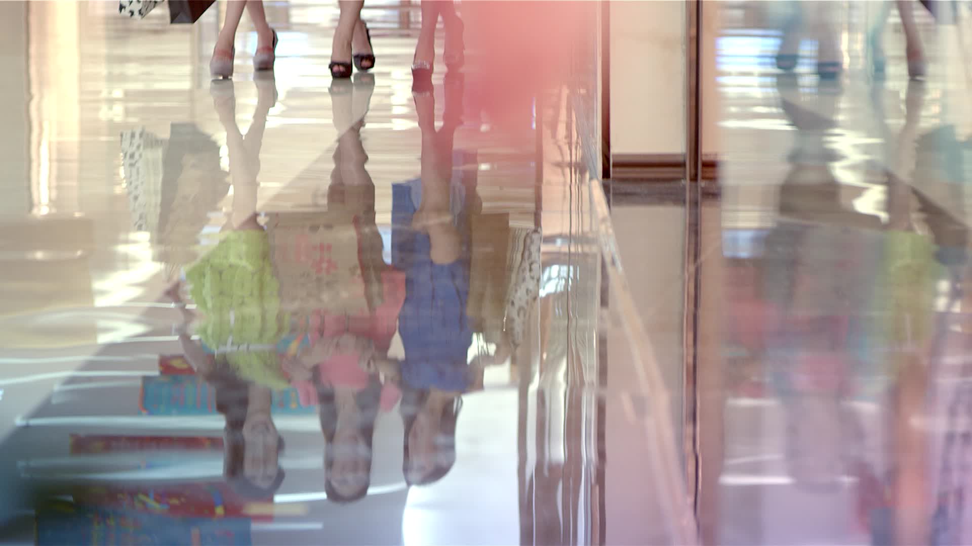 时尚美女商场购物人物生活视频视频的预览图