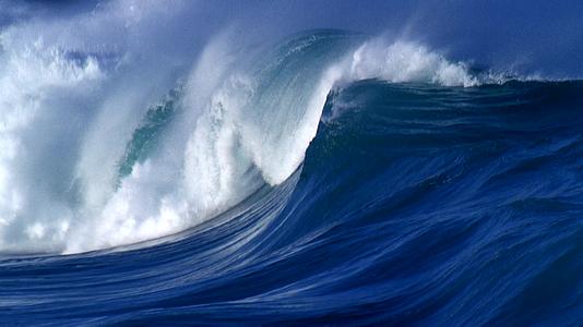 海浪翻涌高清大海视频的预览图
