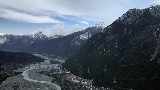 4K航拍西藏古乡湖视频的预览图