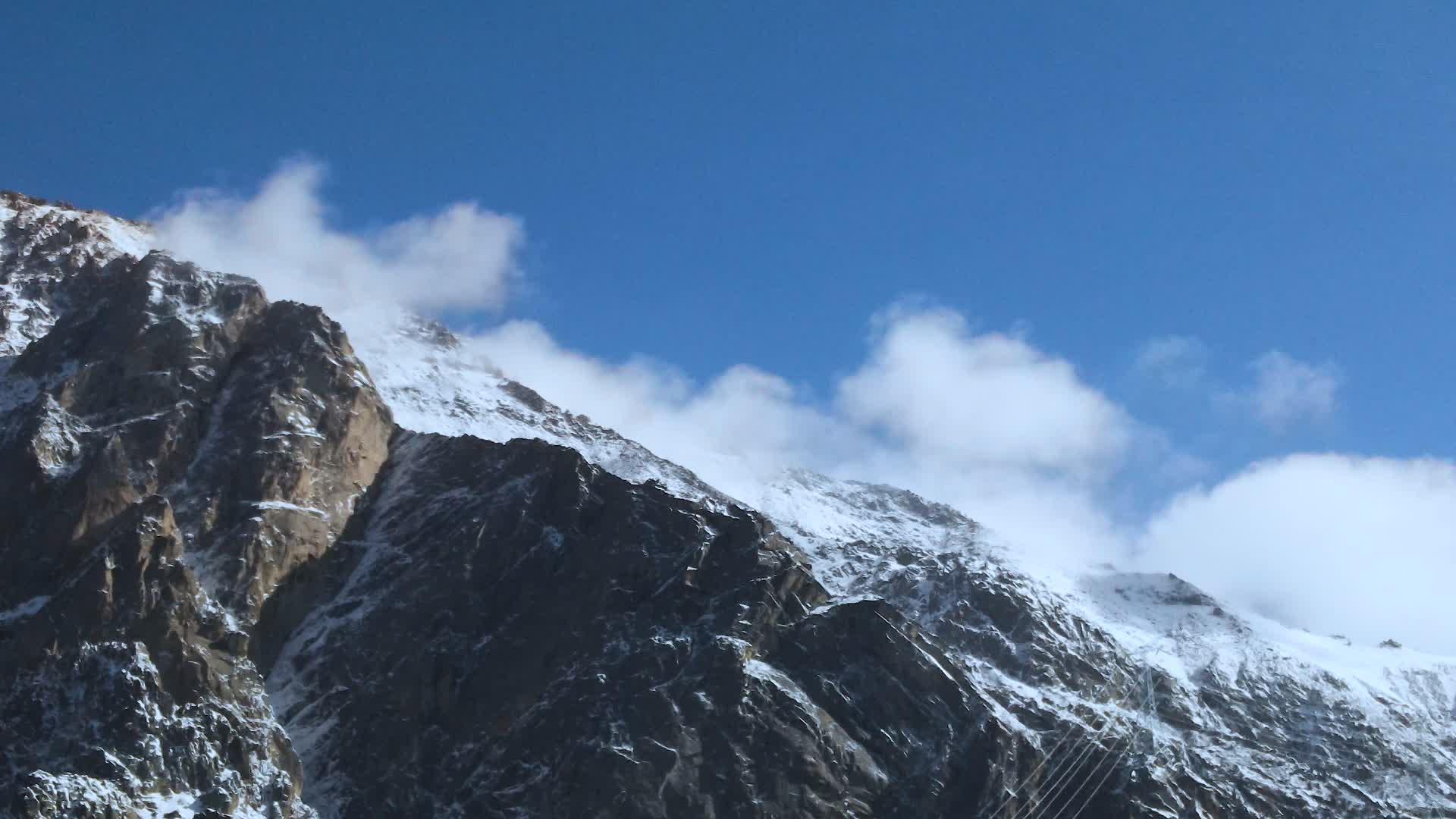 4K航拍西藏然乌湖视频的预览图