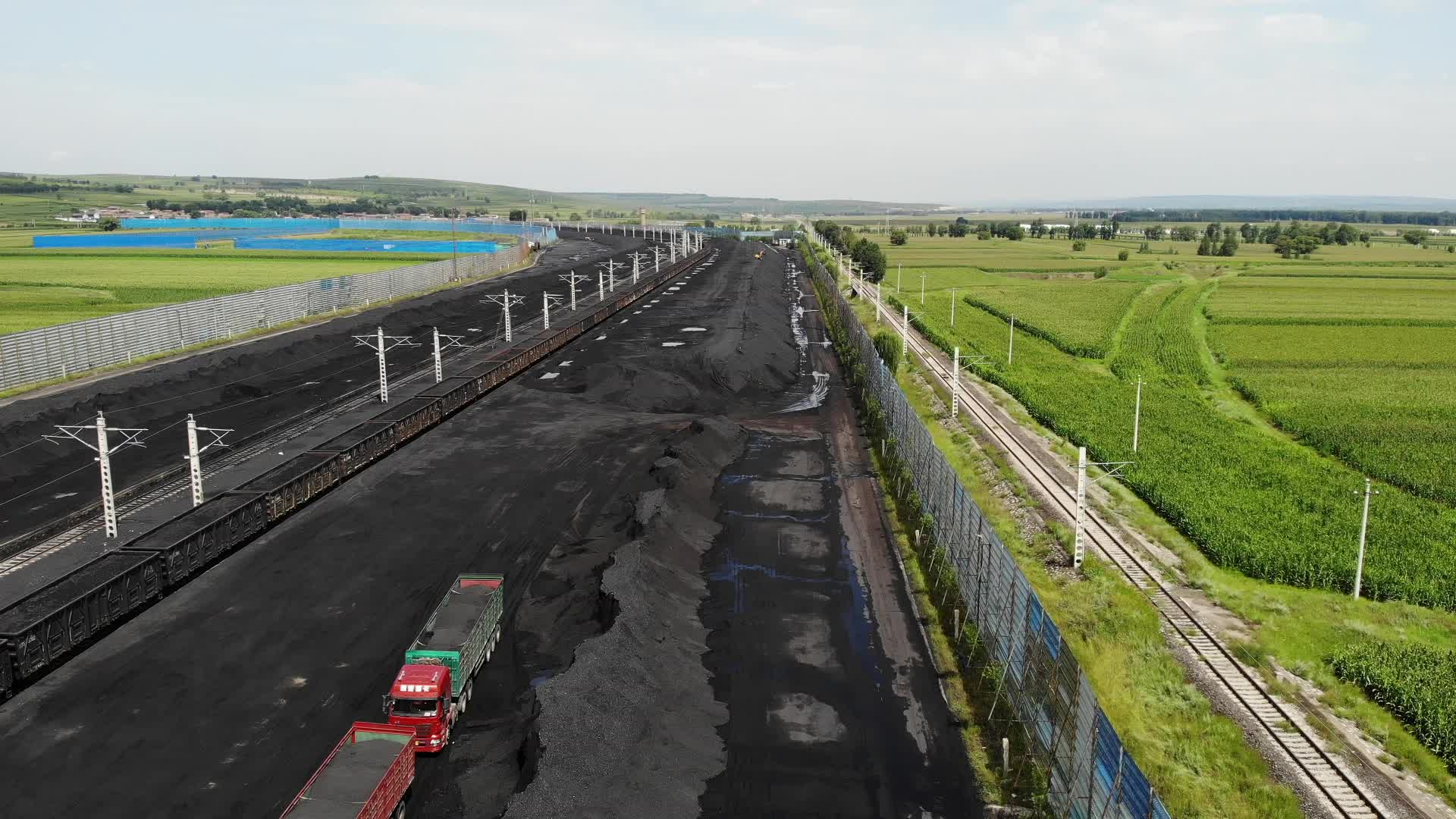 能源煤炭煤场铁路视频的预览图