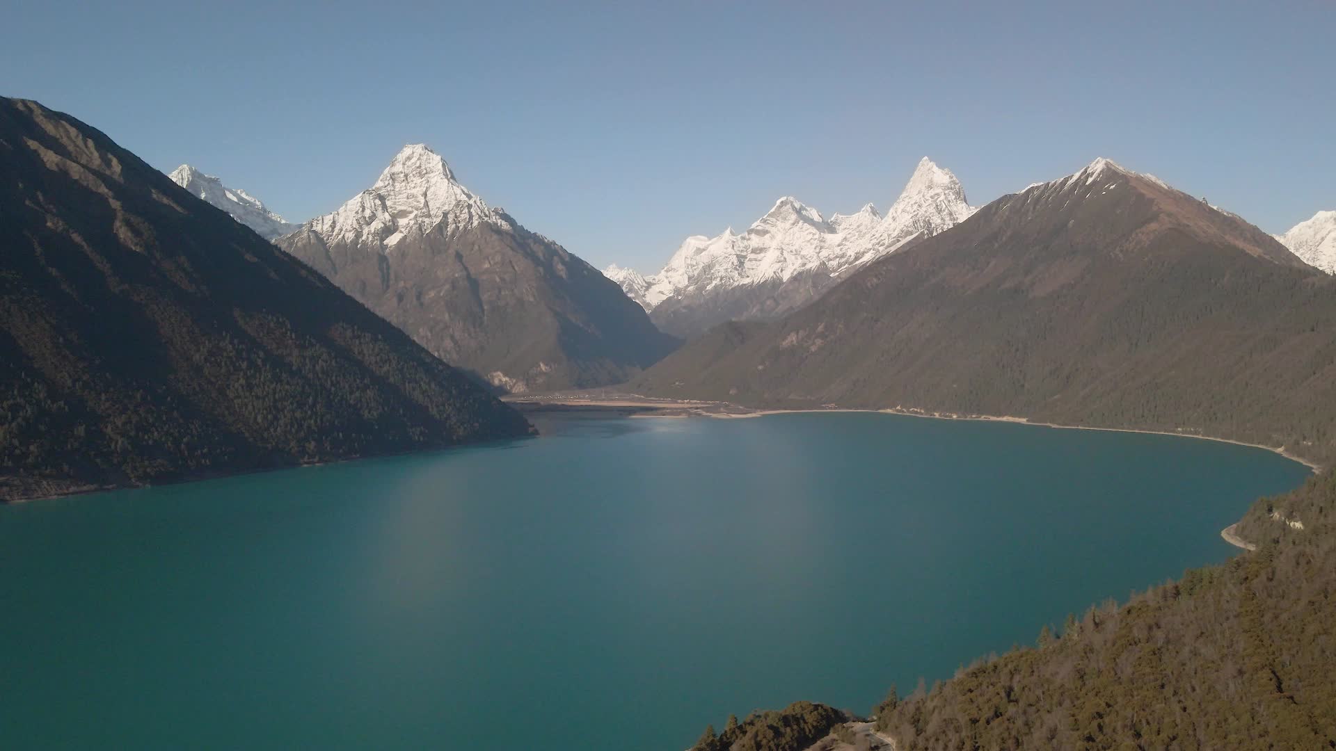 4K航拍西藏松巴措视频的预览图