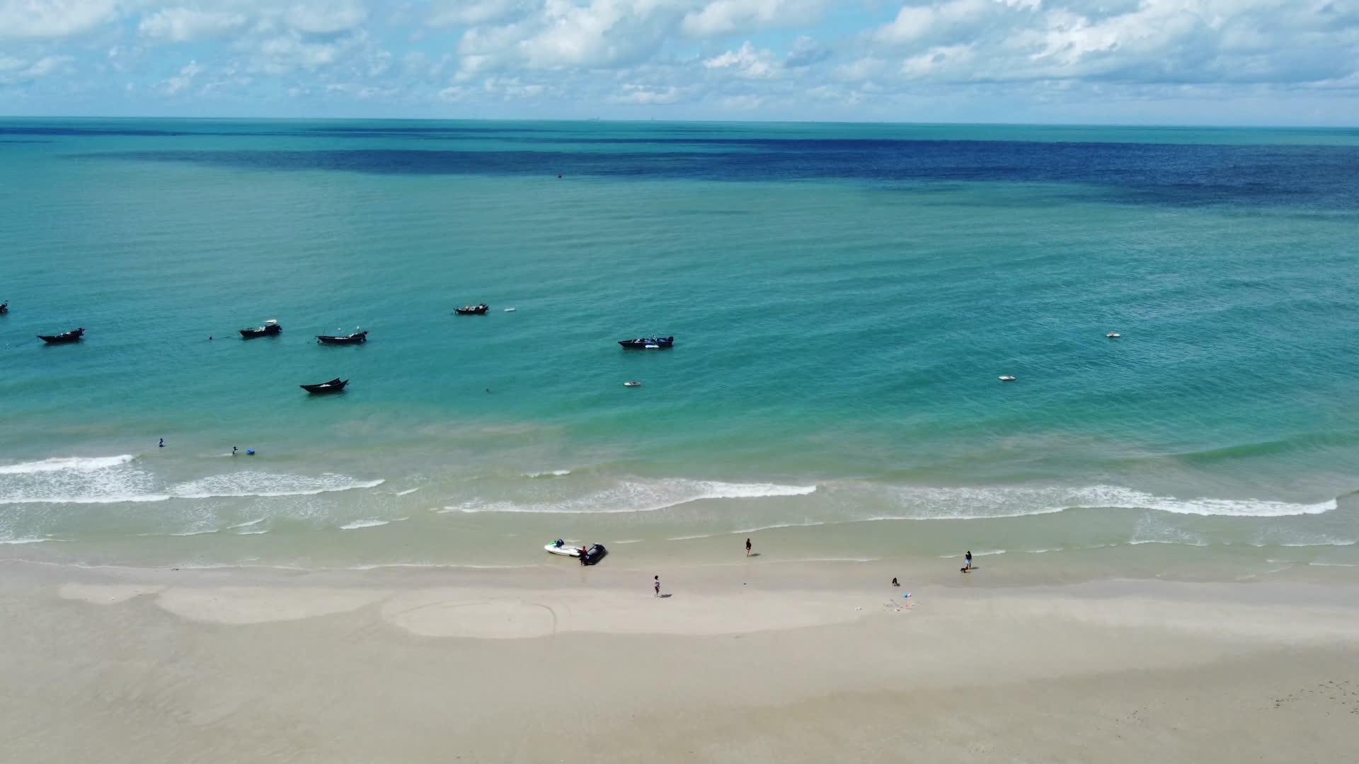 海滩海浪视频的预览图