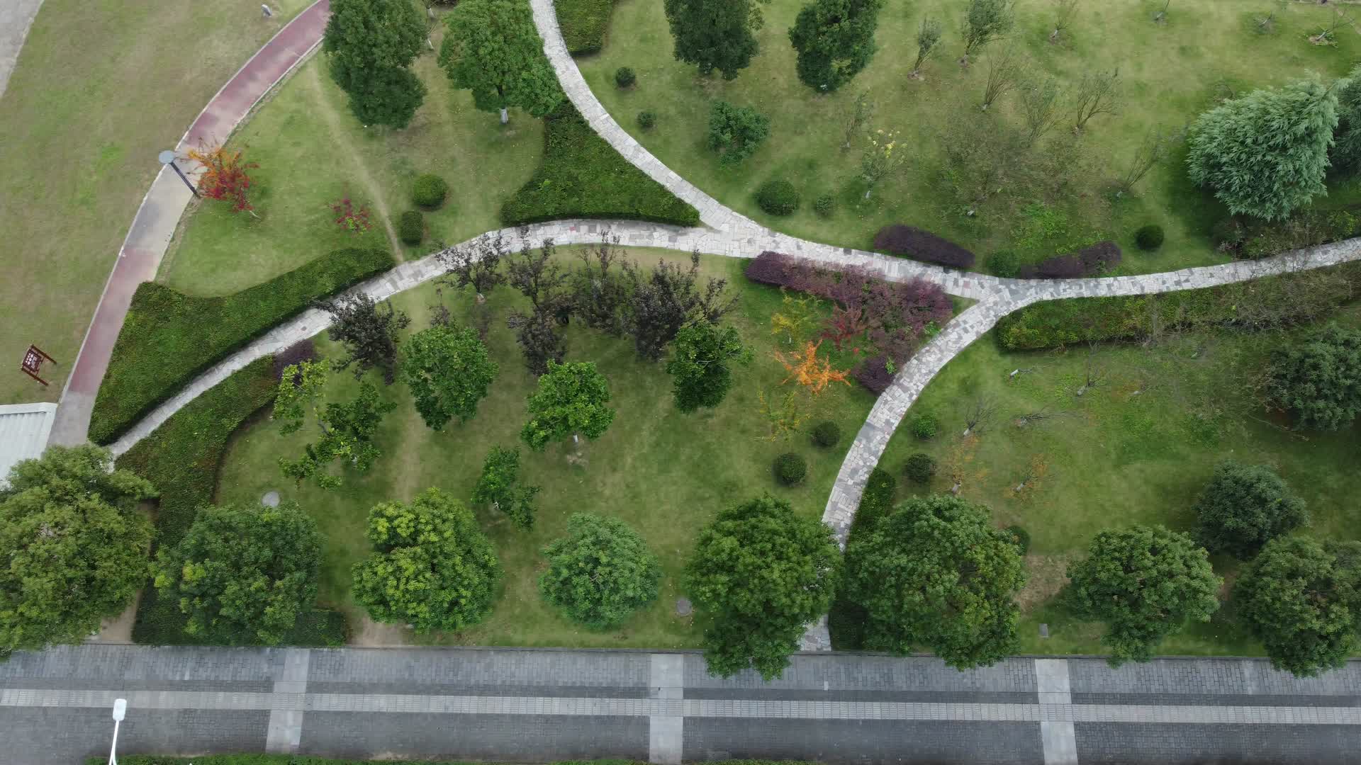 湖北宜昌绿地广场高角度航拍视频的预览图