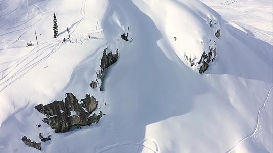 高山滑雪视频的预览图